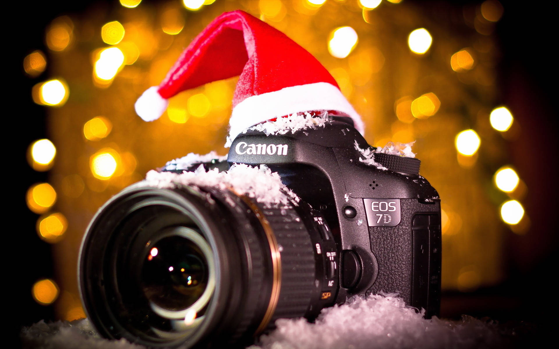 Hd Camera With Santa Hat Wallpaper