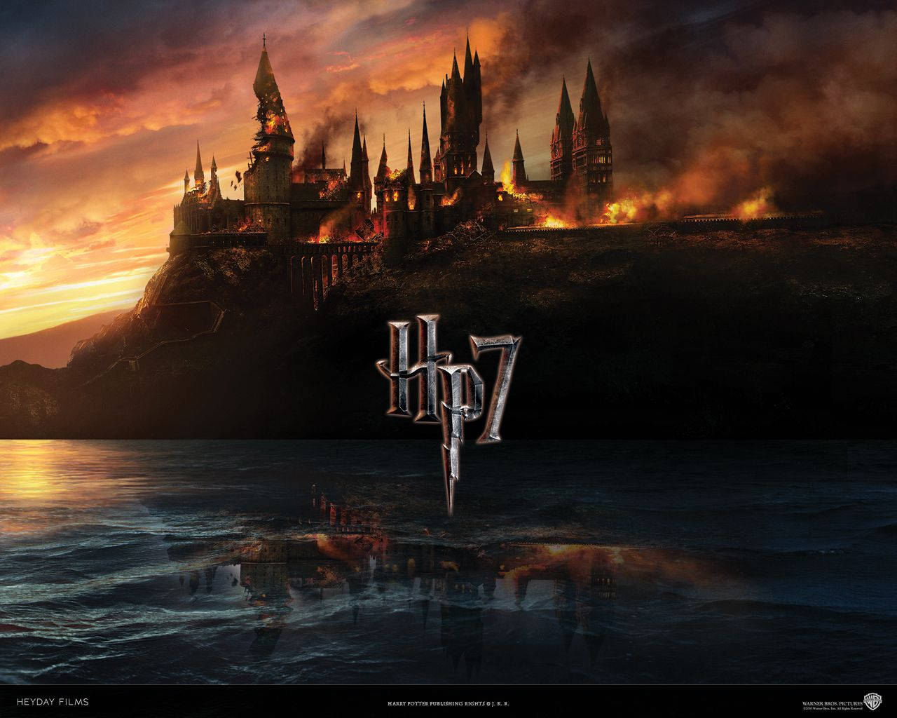 Hogwarts At Dusk Wallpaper