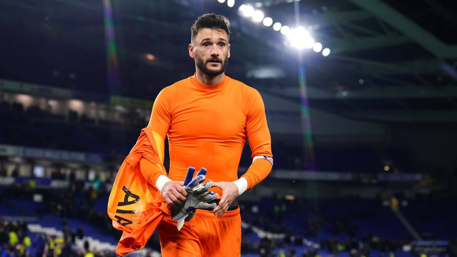 Hugo Lloris Walking Away Wallpaper