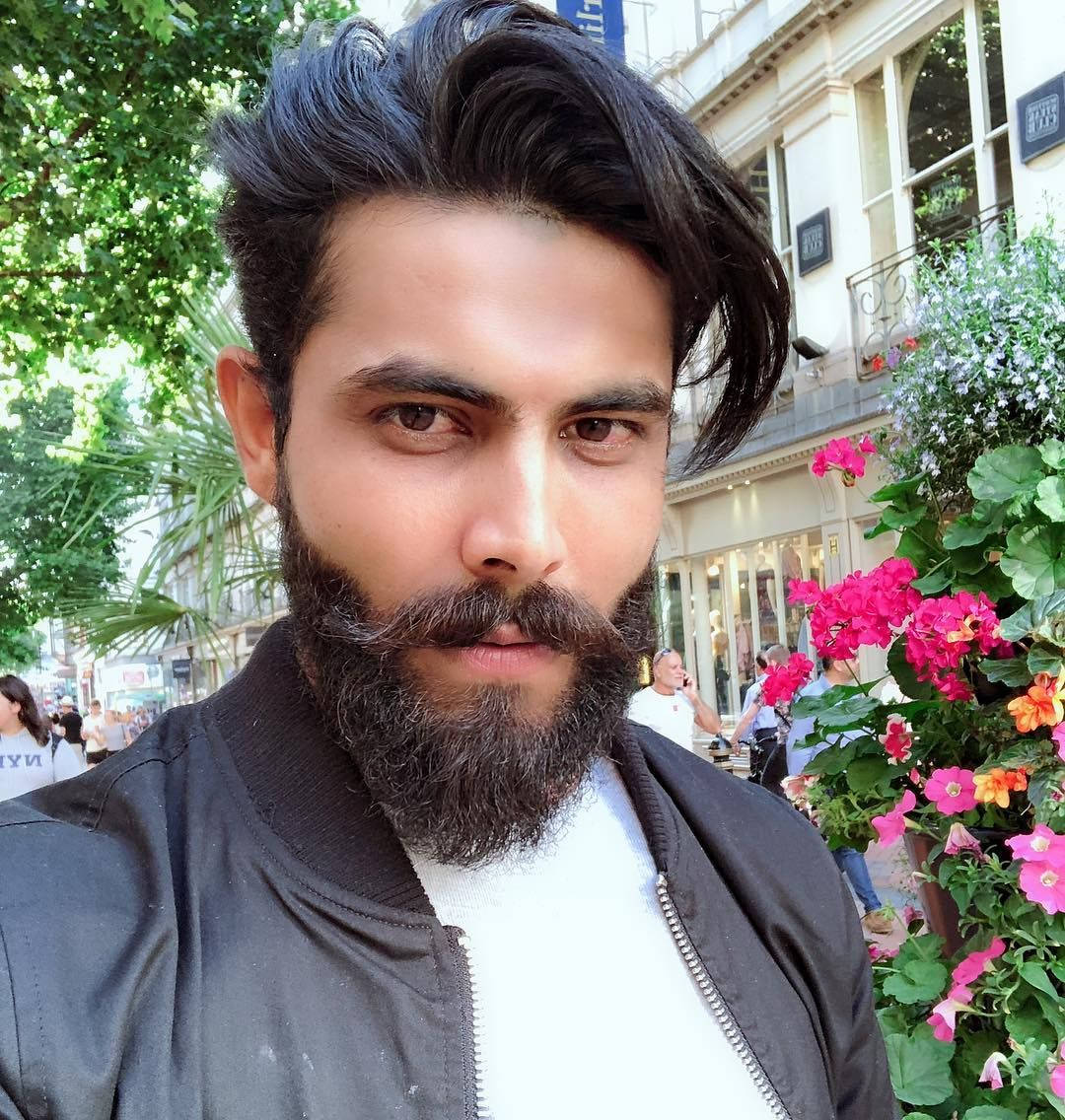 Intriguing Selfie Of Star Cricketer Ravindra Jadeja Wallpaper