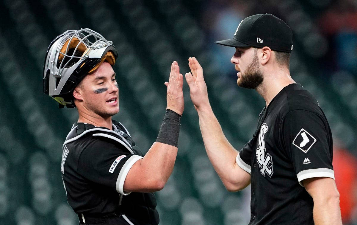 James Mccann High-five Wallpaper