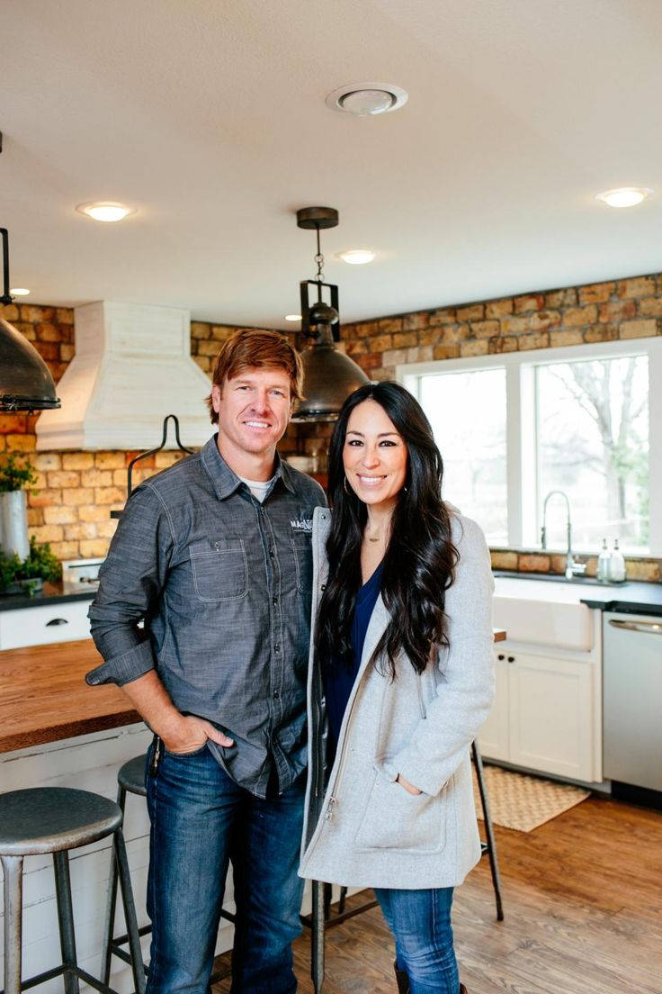 Joanna Gaines Fixer Upper Modern House Wallpaper