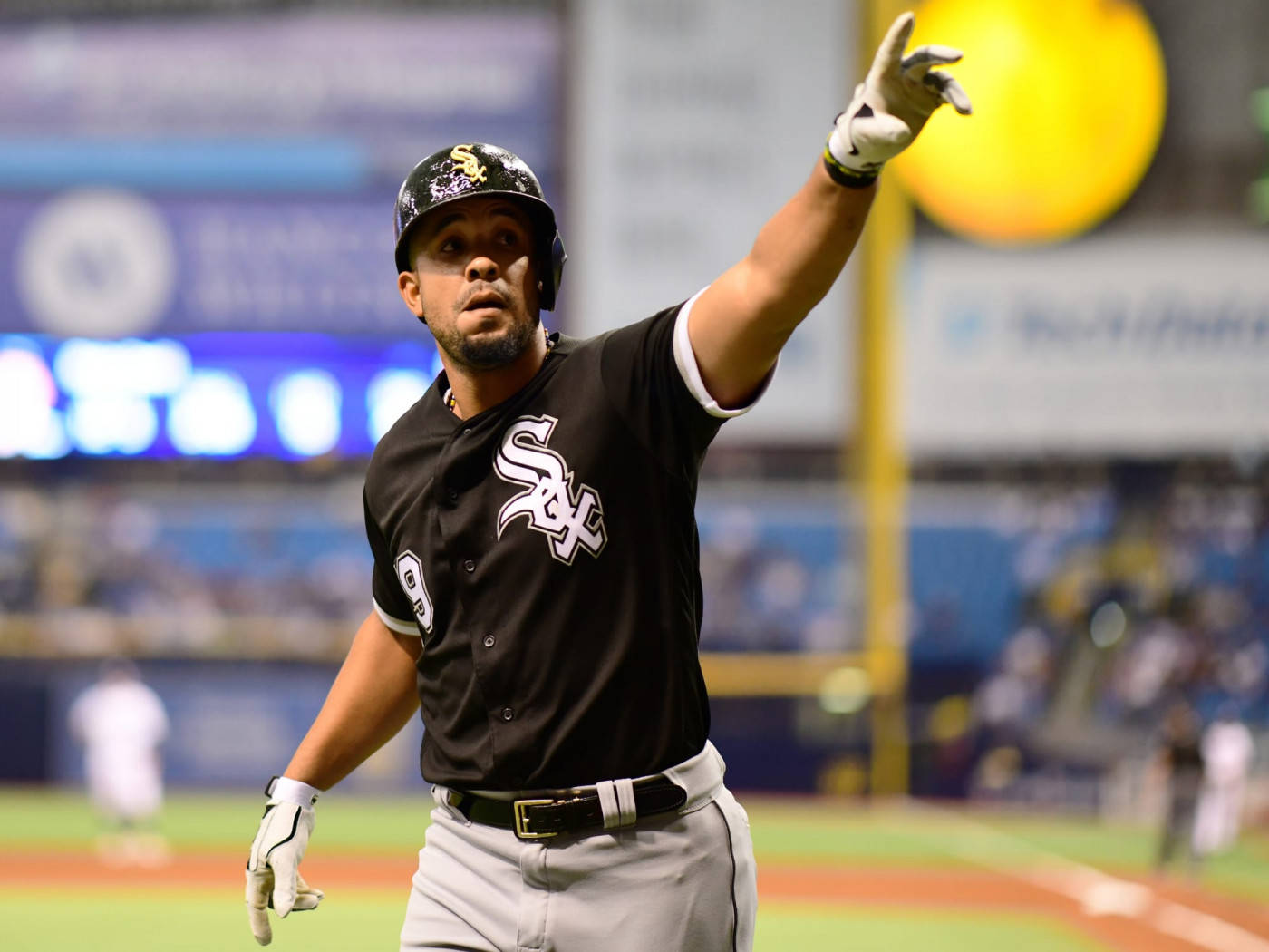 Jose Abreu Waving Wallpaper