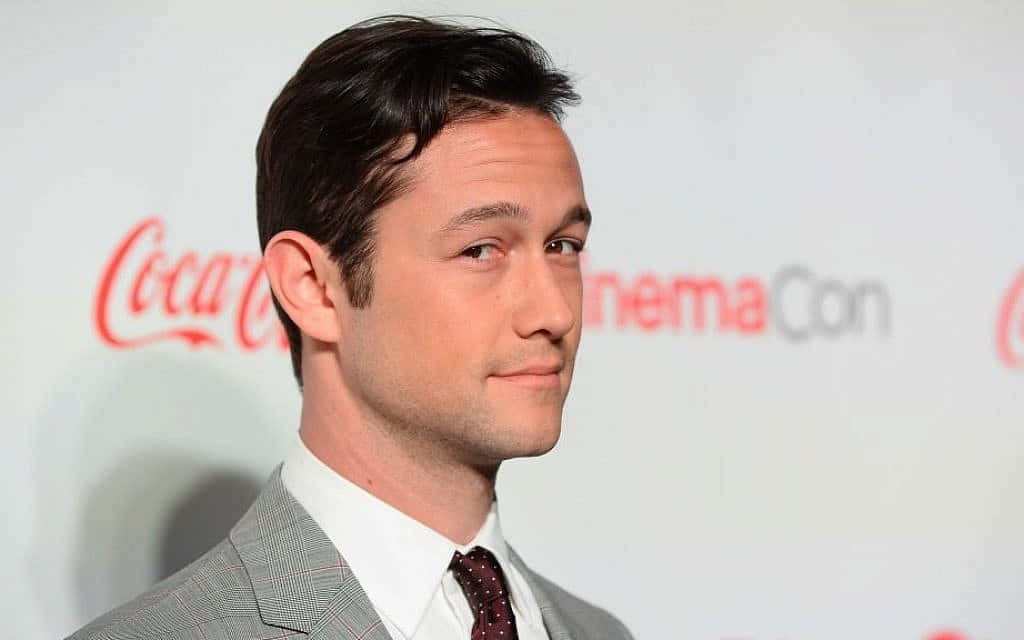 Joseph Gordon-levitt Looks Dapper In A Suit. Wallpaper