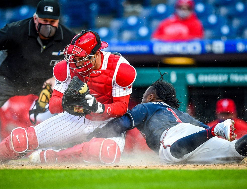 Jt Realmuto Blocking The Plate Wallpaper