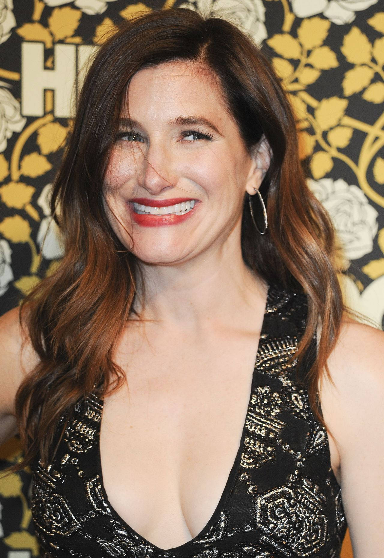 Kathryn Hahn - The Versatile American Entertainer Wallpaper