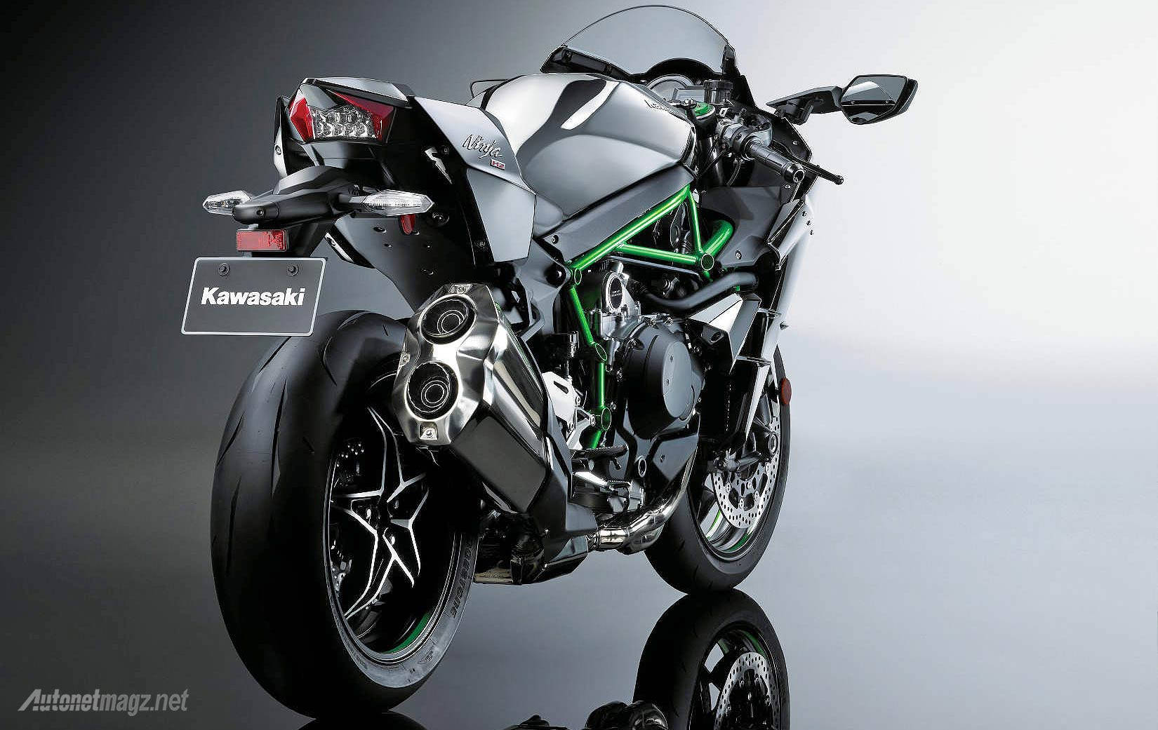 Kawasaki H2r Back View Wallpaper