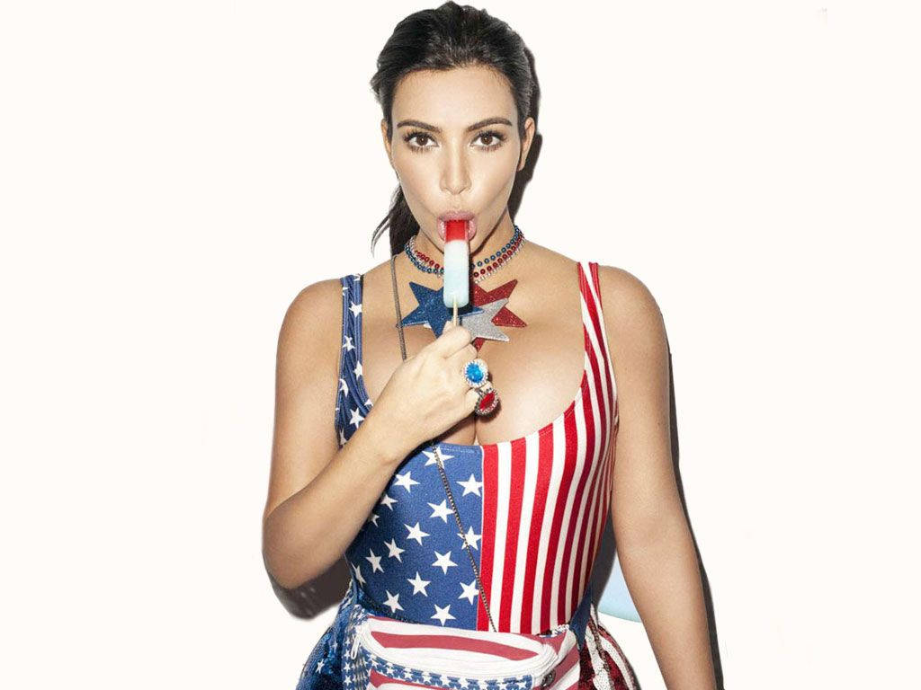 Kim Kardashian Celebrates 4th Of July In Star-spangled Outfit Wallpaper