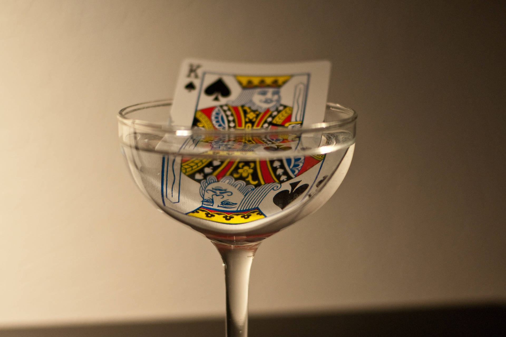 King Cocktail Playing Cards Wallpaper