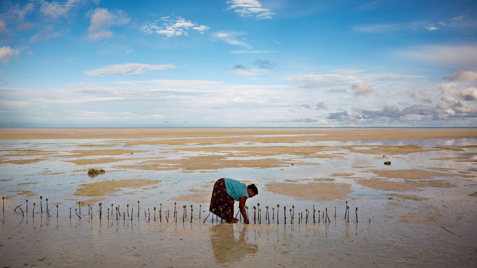 Kiribati Buariki Village Shore Wallpaper