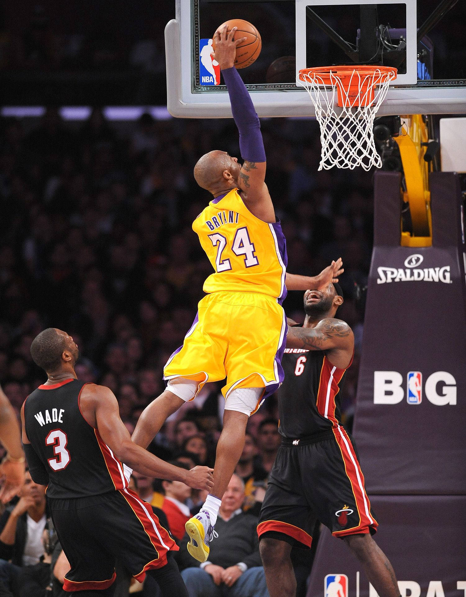 Kobe Bryant Cool Dunk Wallpaper