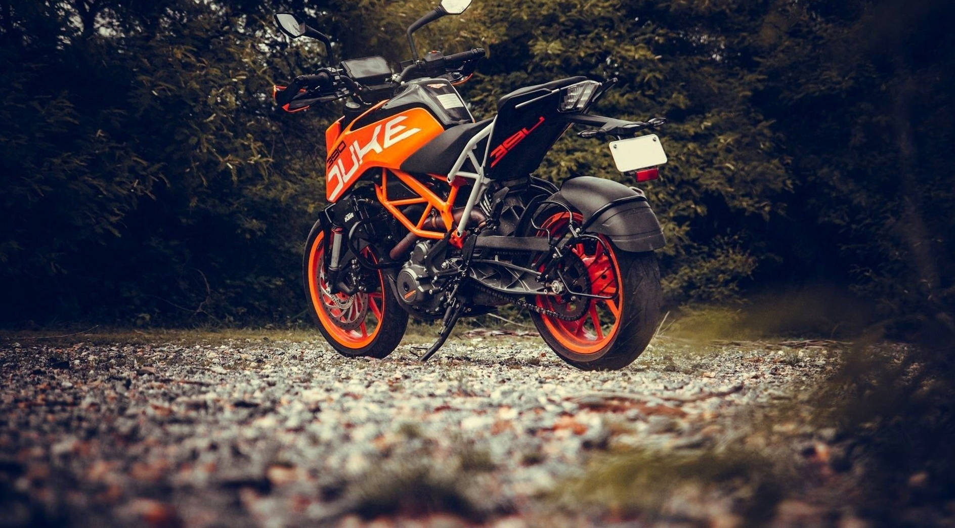 Ktm Duke 390 Four Stroke Engine Wallpaper