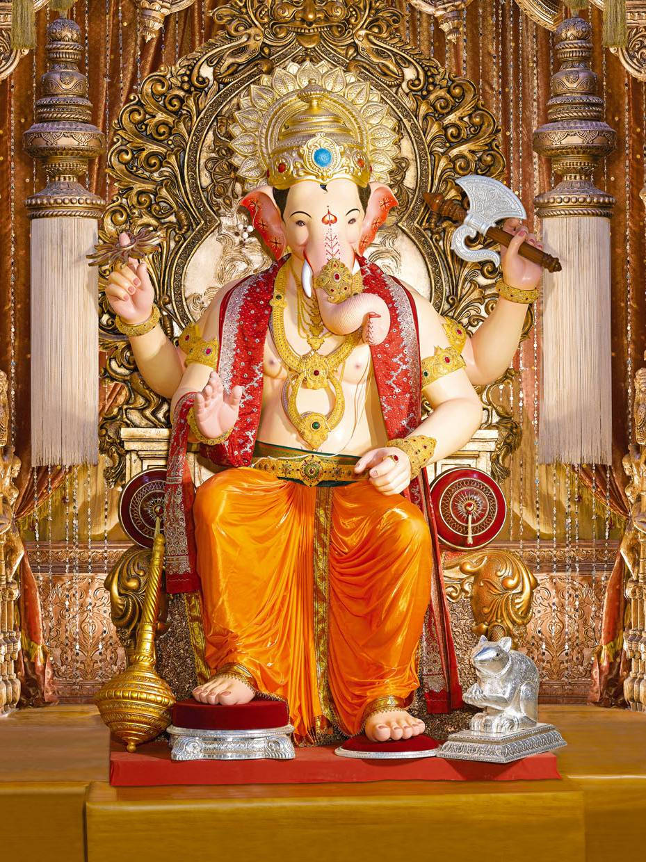 Lalbaugcha Raja Golden Altar Wallpaper