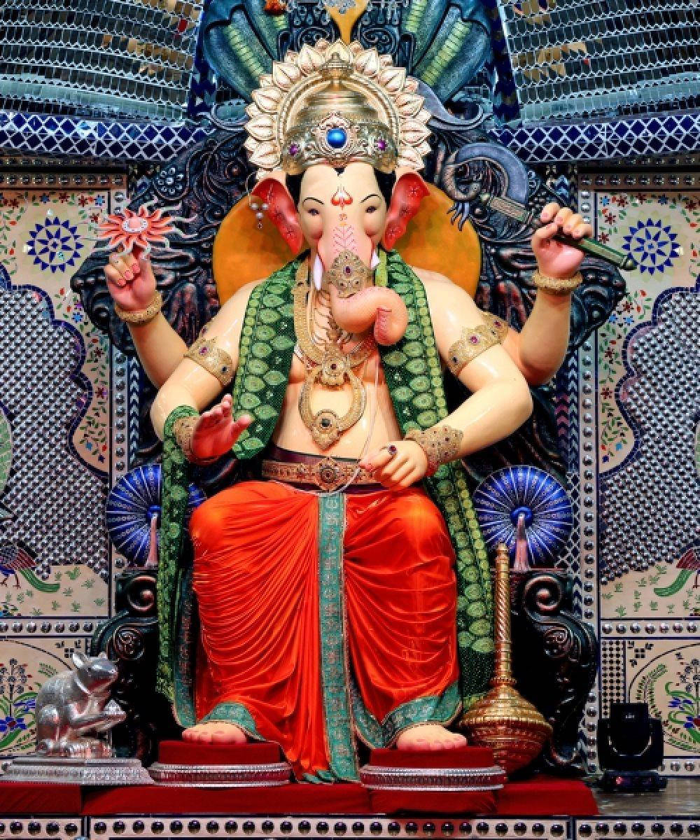 Lalbaugcha Raja Hindu Altar Wallpaper