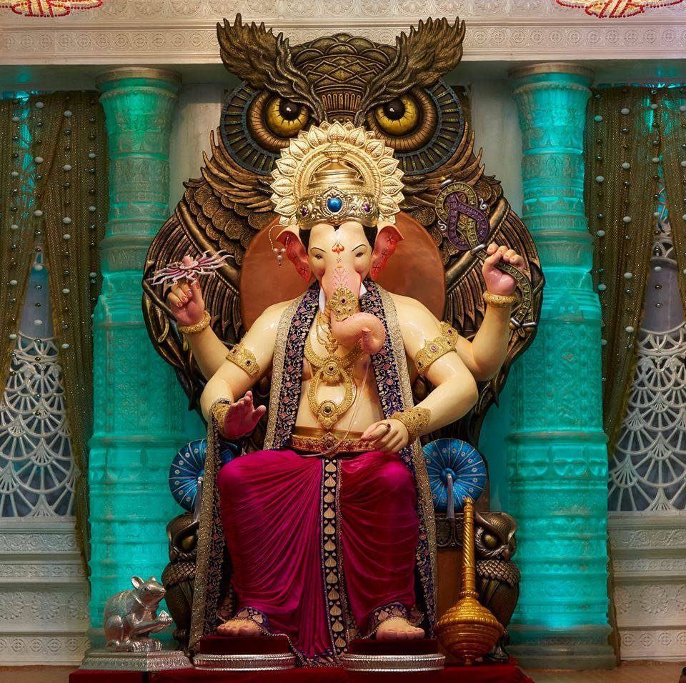 Lalbaugcha Raja Owl Throne Wallpaper