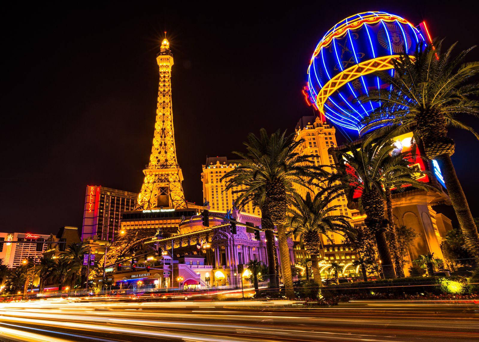 Las Vegas Strip Paris Tower Globe Wallpaper