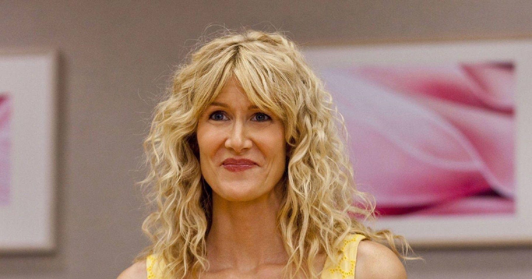 Laura Dern In Enlightened Tv Series Wallpaper