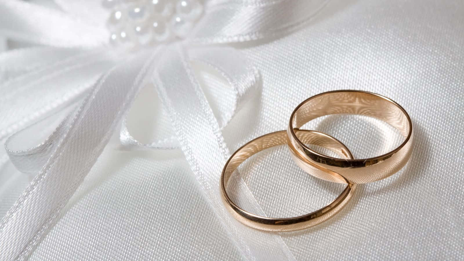 Light Gold Engagement Couple Rings Wallpaper