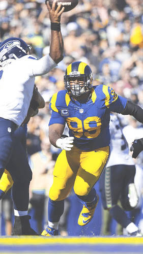 Los Angeles Rams Aaron Donald Candid Shot Wallpaper