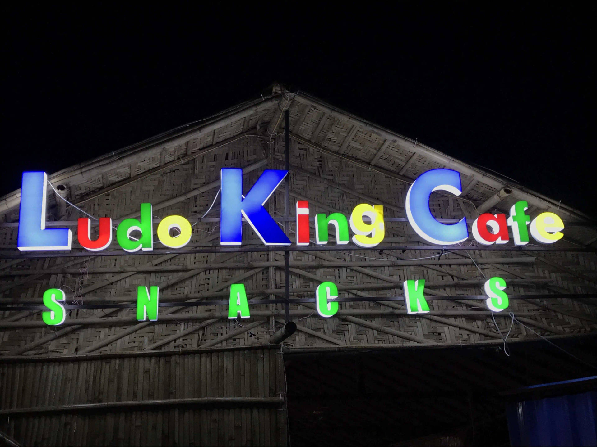 Ludo King Cafe Exterior Wallpaper