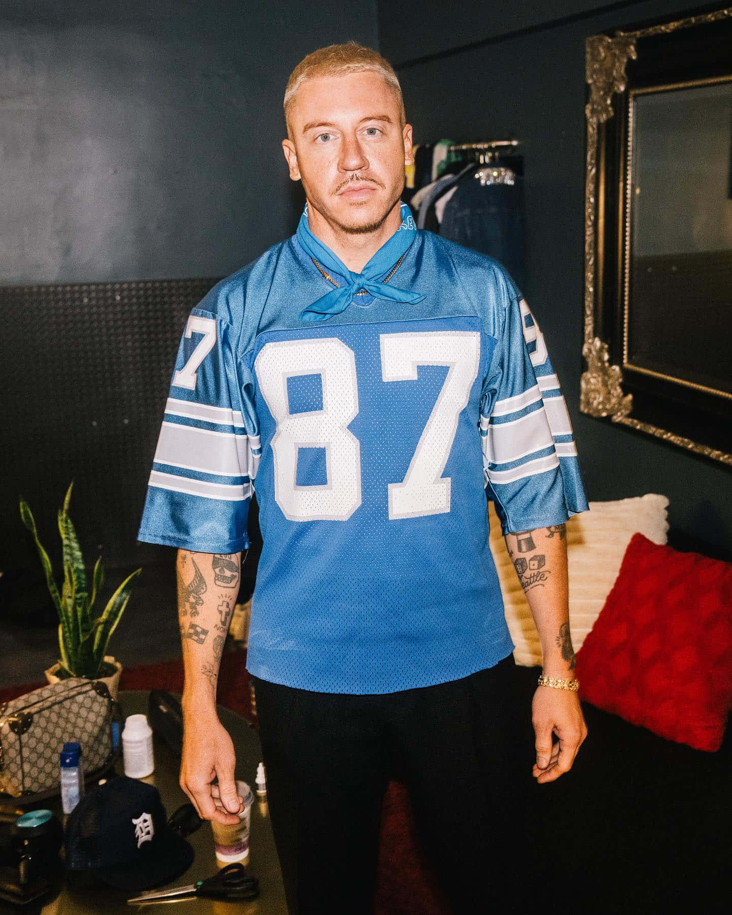 Macklemorein Blue Jersey Wallpaper