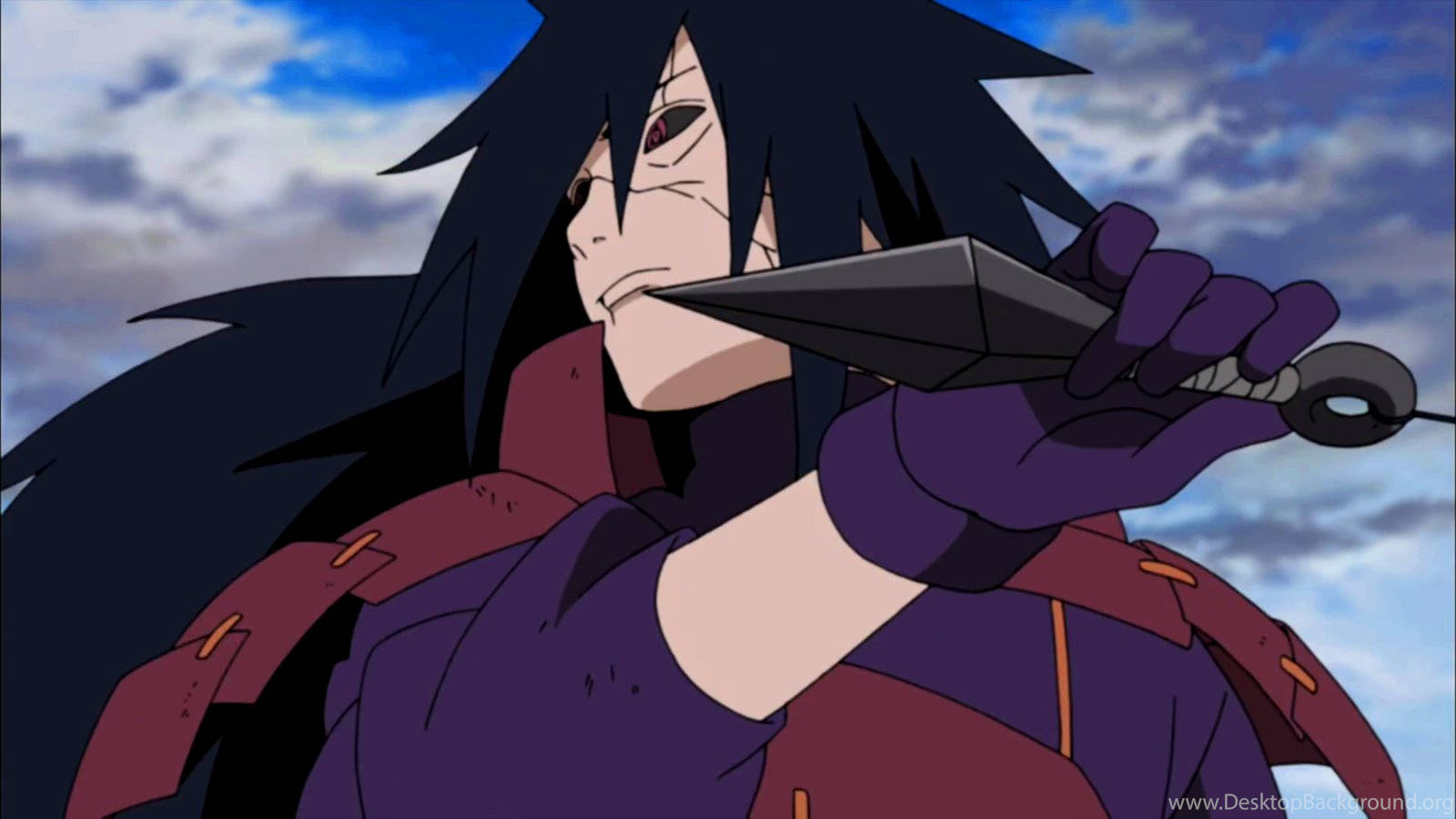 Madara Uchiha Wielding A Kunai Wallpaper