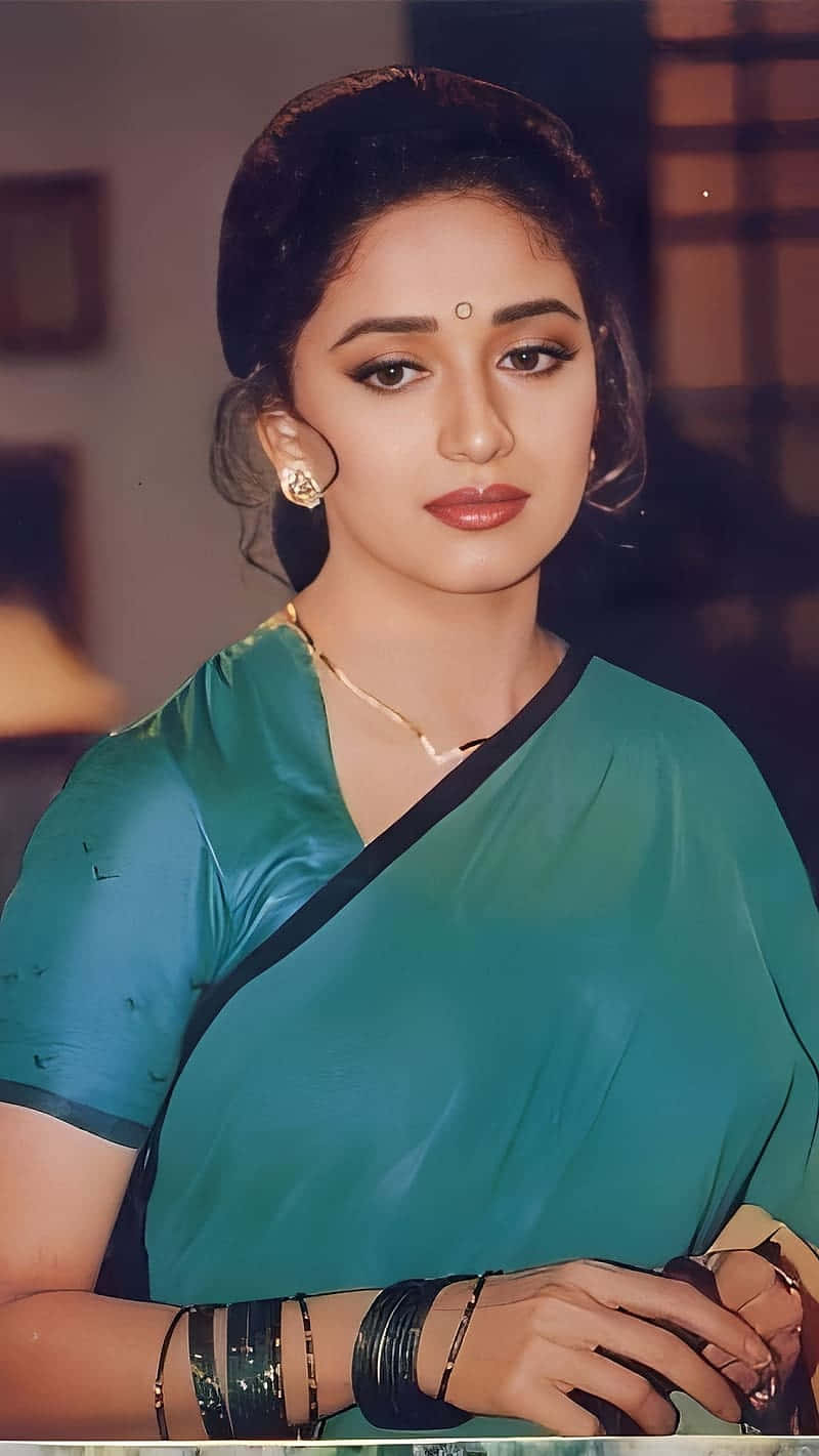 Madhuri Dixit Elegant Saree Look Wallpaper