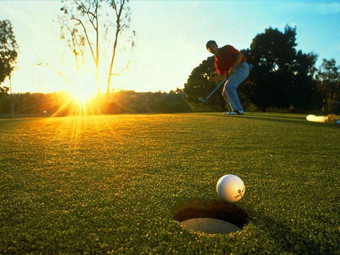 Man Cool Golf Goal Shot Wallpaper