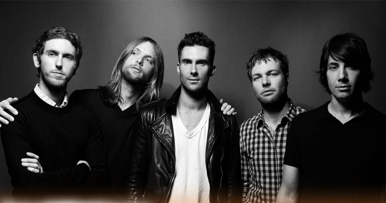 Maroon 5 Group Shot Monochrome Wallpaper