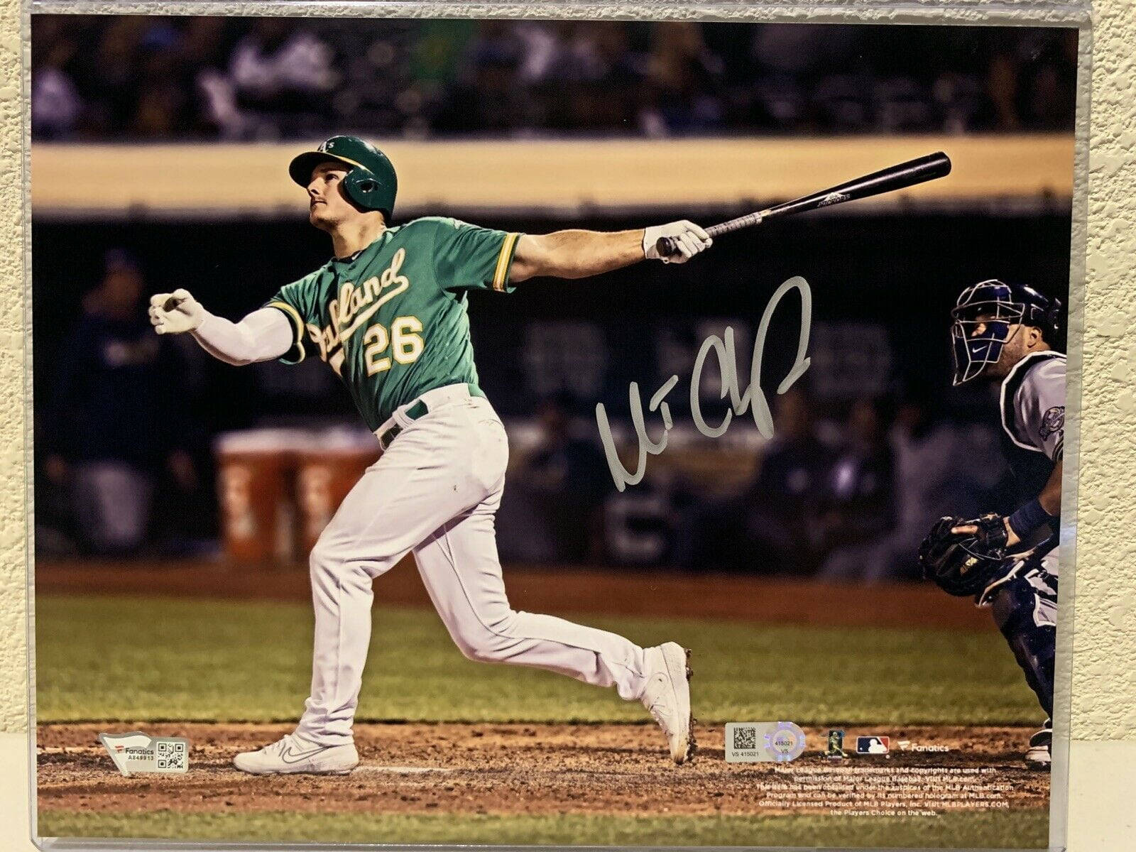 Matt Chapman Signed Photo Wallpaper