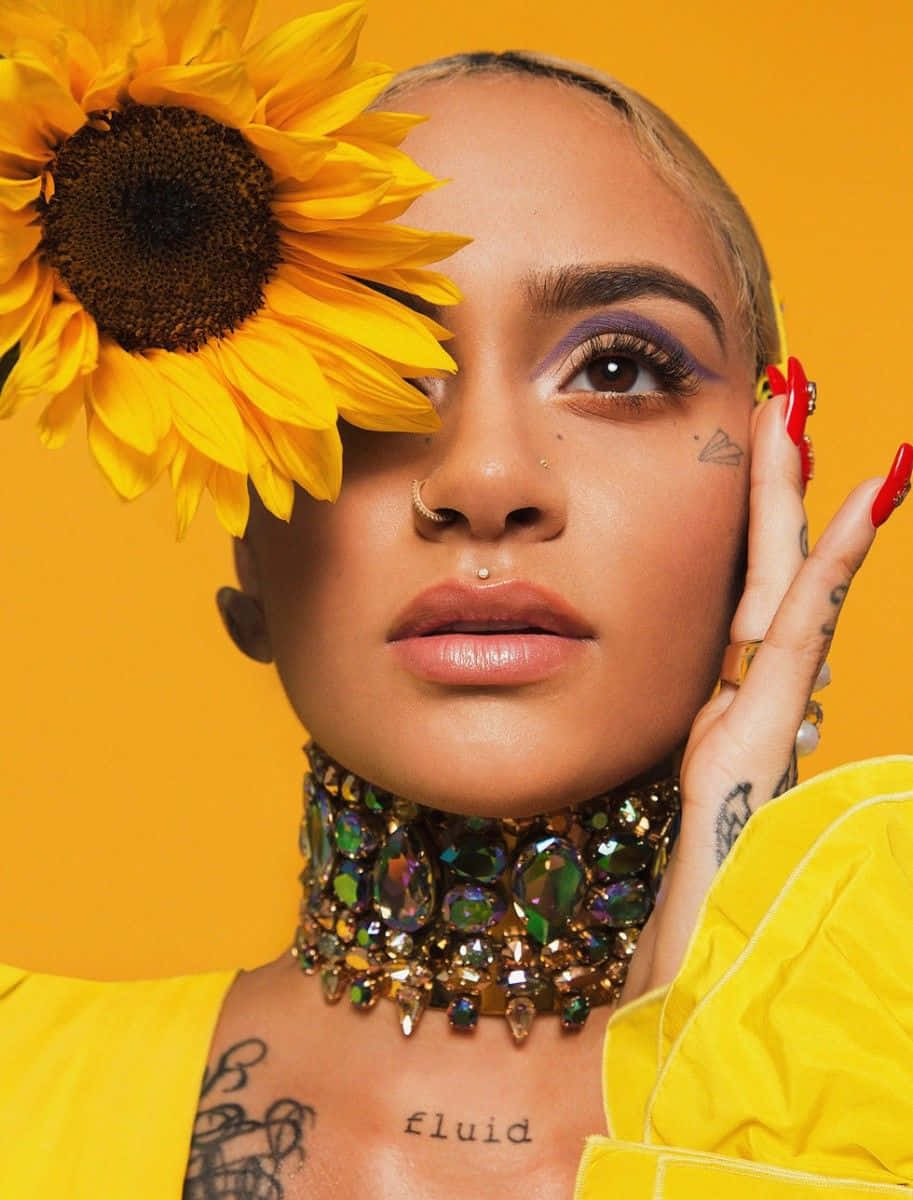 Multi-talented Singer Kehlani In The Spotlight Wallpaper