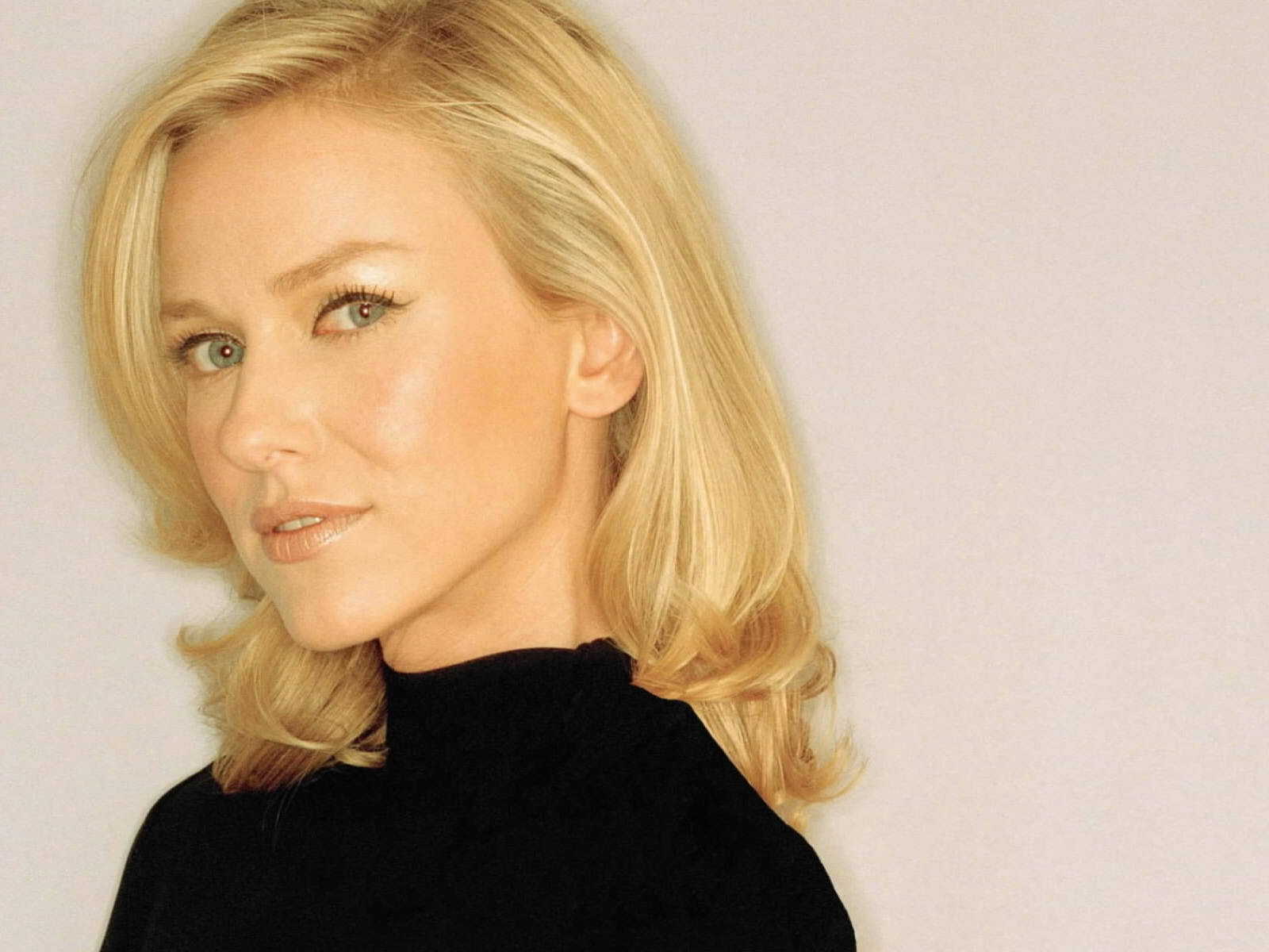 Naomi Watts British Actress Blonde Beauty Wallpaper