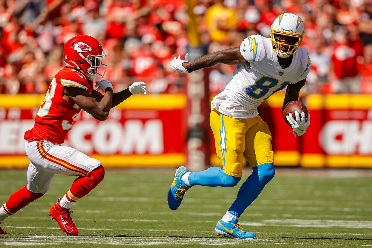 Nfl Mike Williams Chargers Versus Chiefs Wallpaper