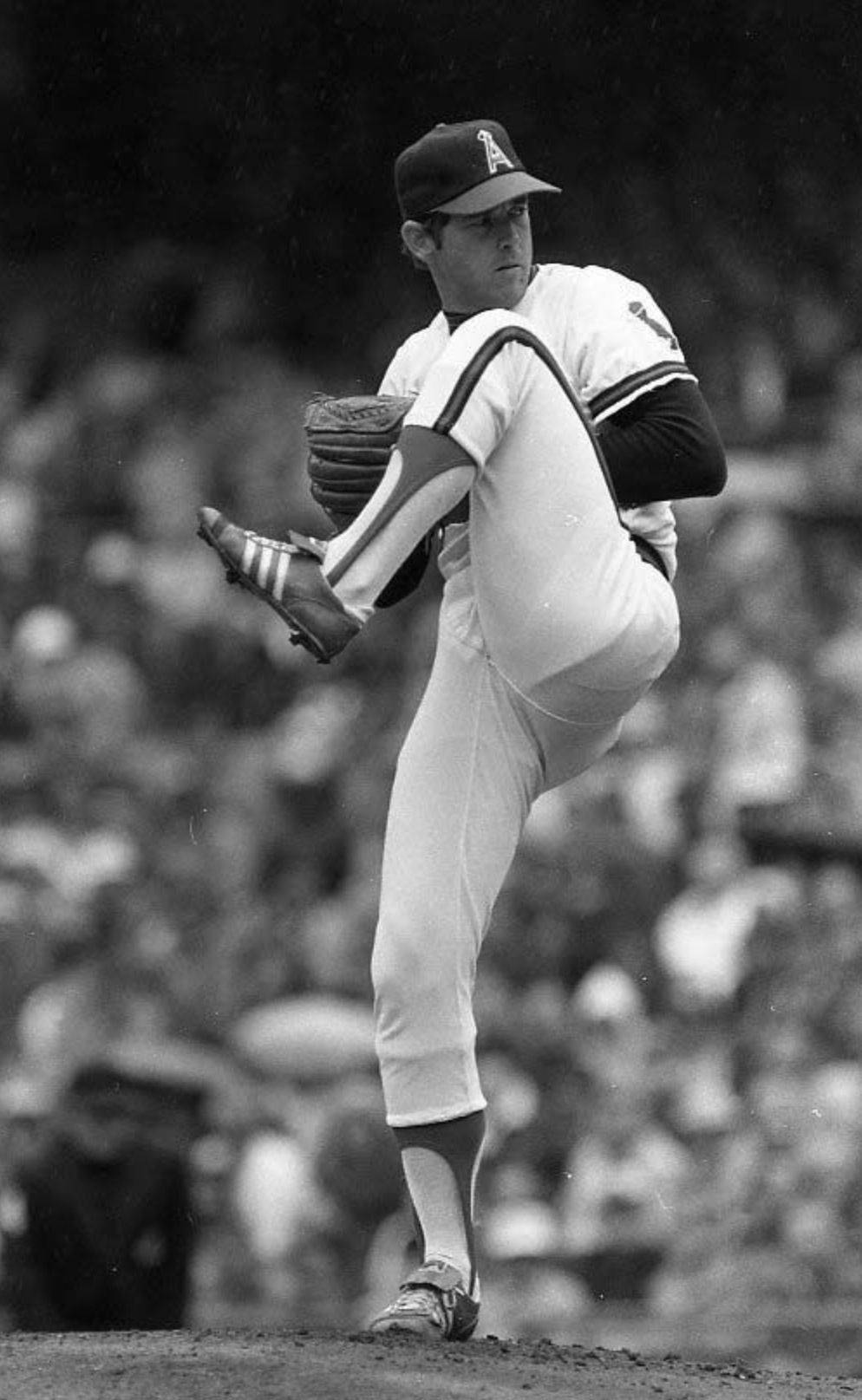 Nolan Ryan Greyscale Pitching Stance Wallpaper