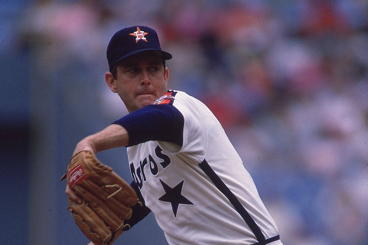 Nolan Ryan Mid Throwing Stance Wallpaper