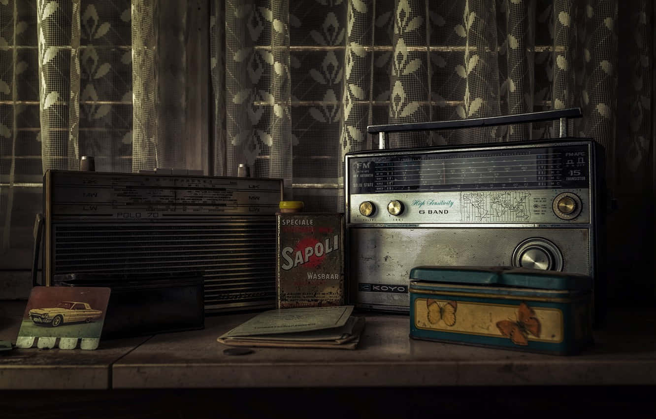 Old Silver Fm Broadcasting Radios Wallpaper