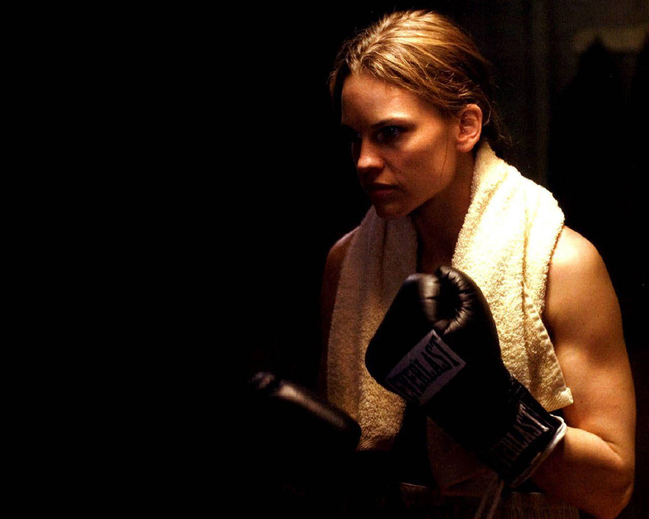 Oscar-winning Actress, Hilary Swank, In A Dramatic Scene From Million Dollar Baby. Wallpaper