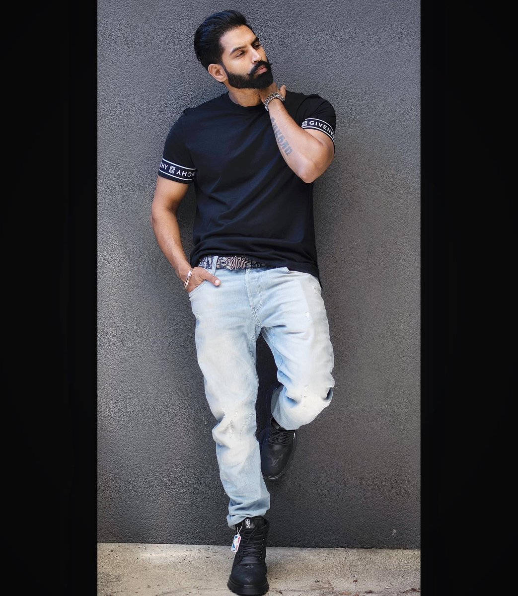 Parmish Verma Gray Wall Wallpaper