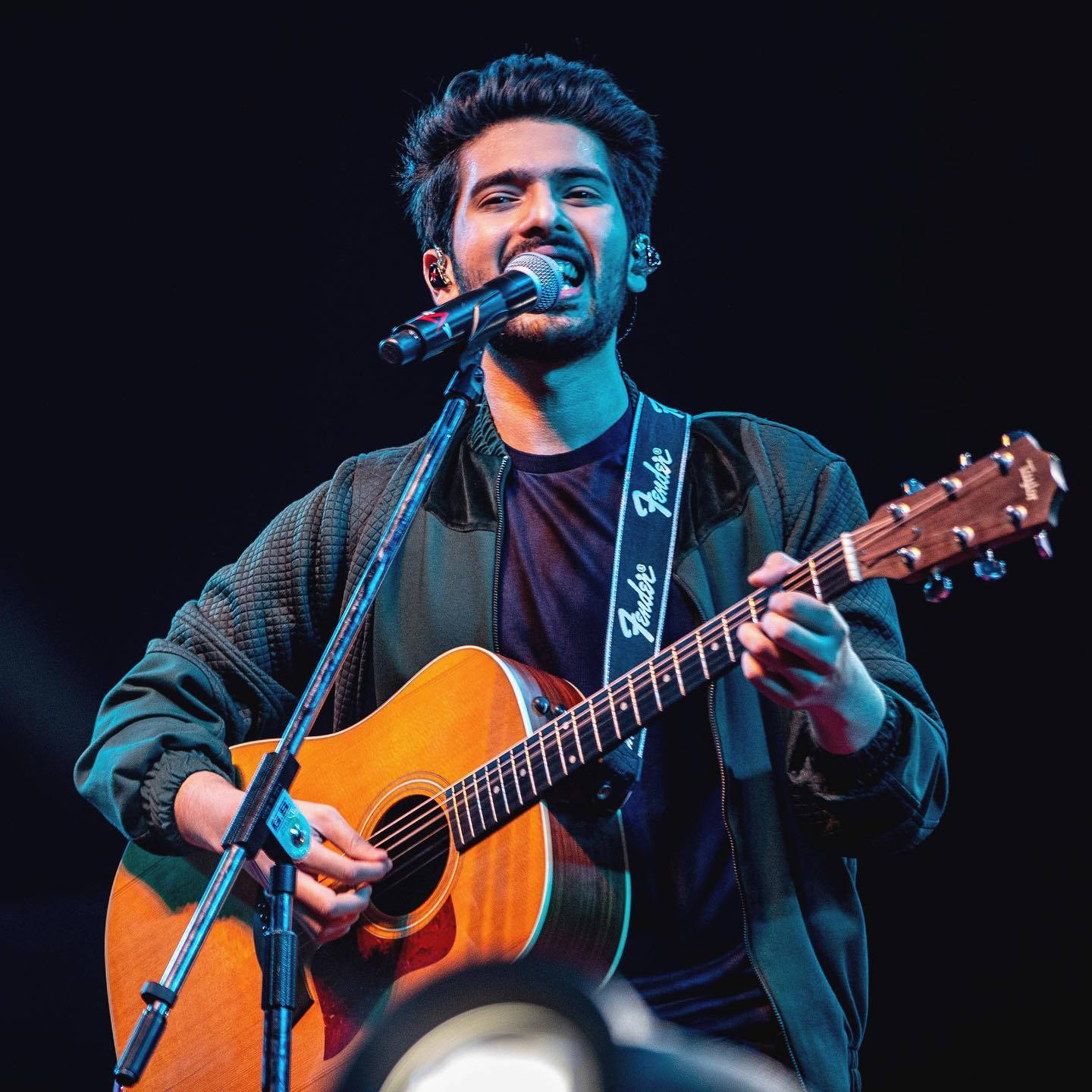 Performing Armaan Malik Wallpaper