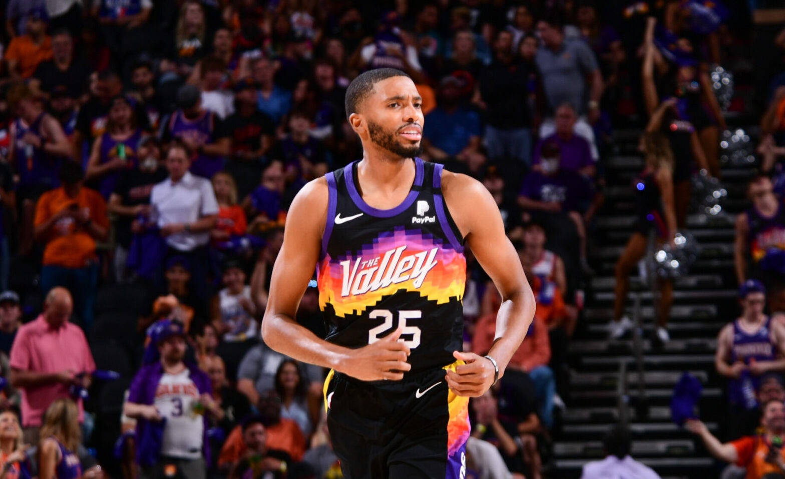 Phoenix Suns Star Player - Mikal Bridges In Action Wallpaper