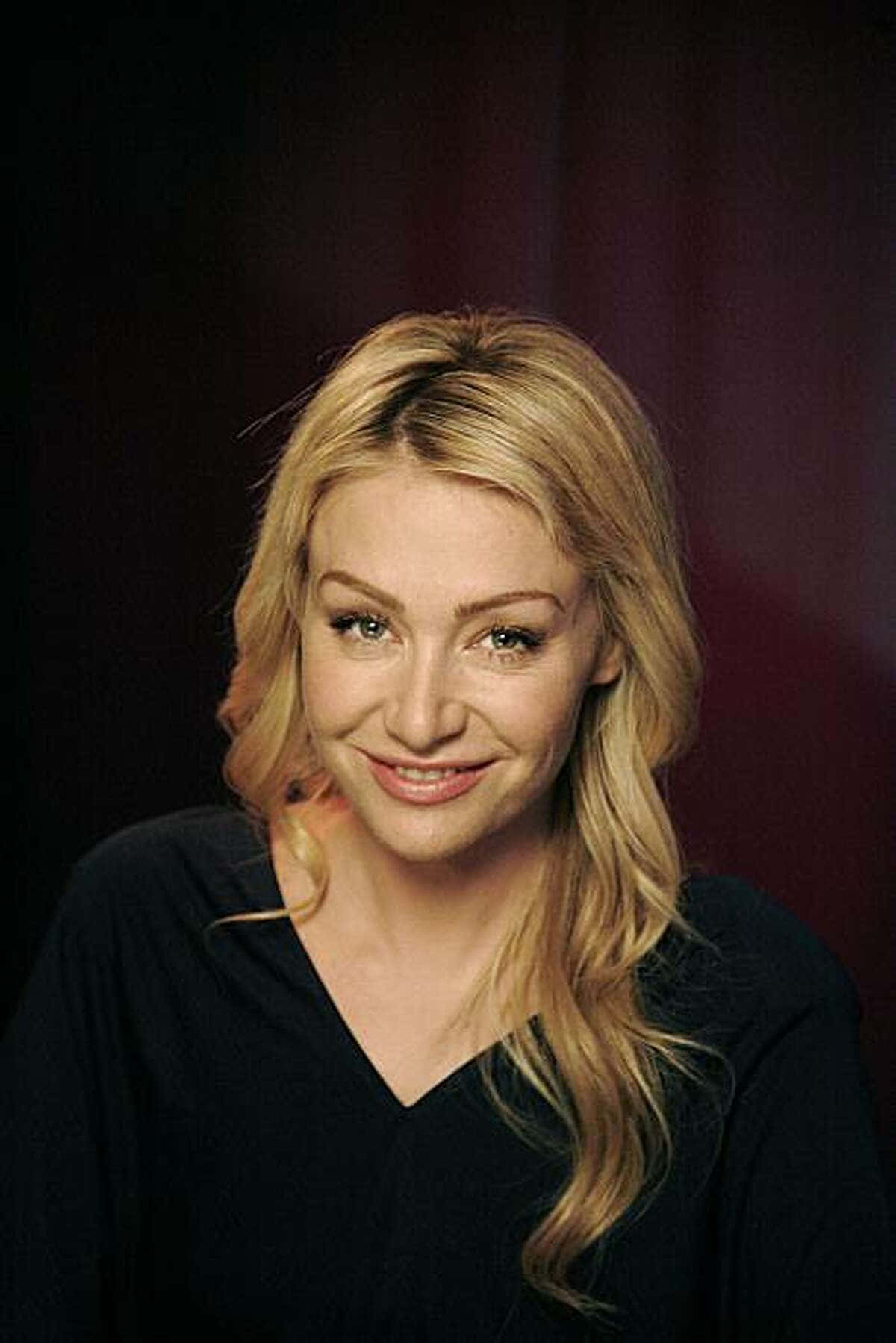 Portia De Rossi Smiling Portrait Wallpaper