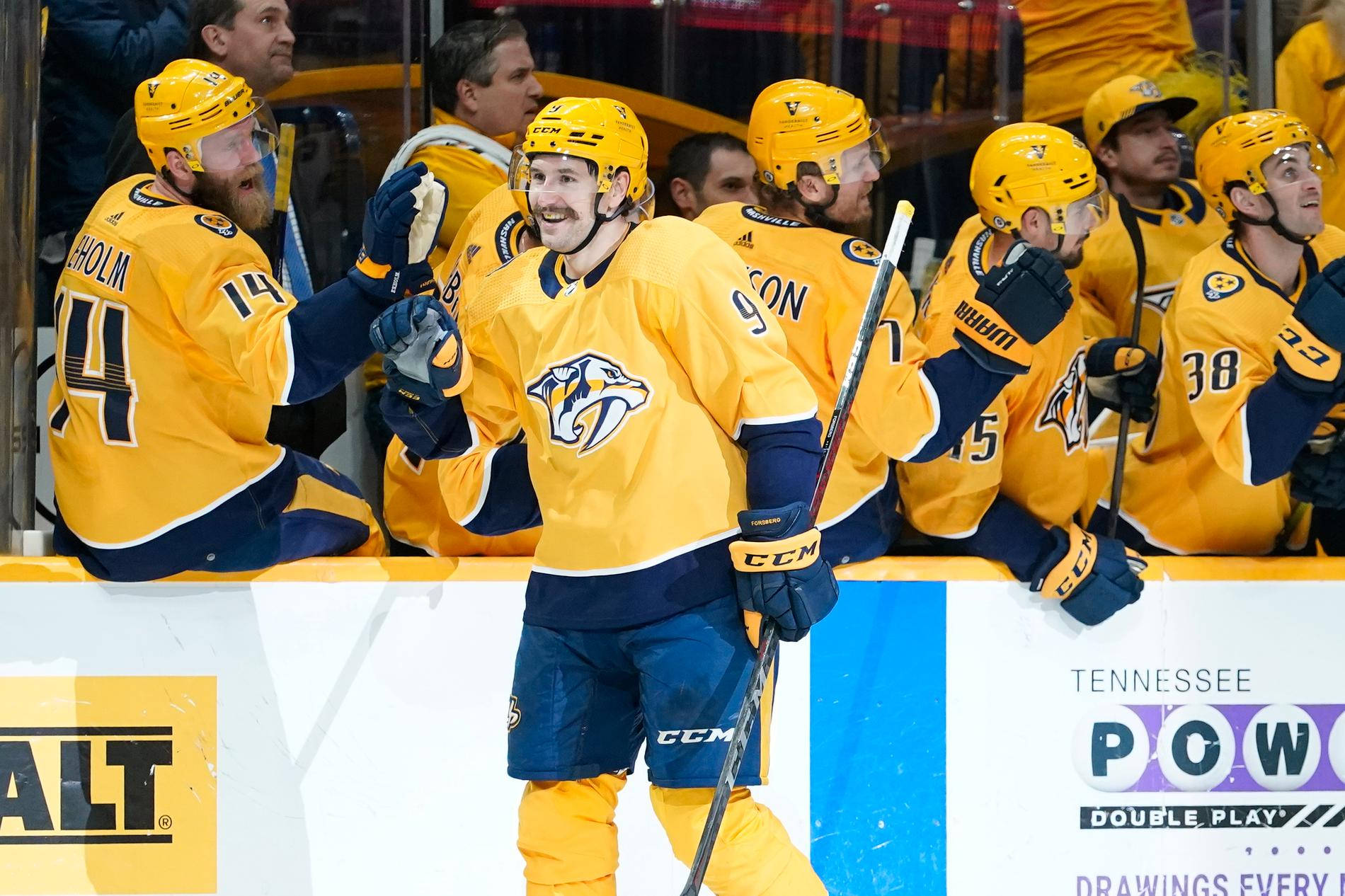 Predators Star Player - Filip Forsberg In Action Wallpaper