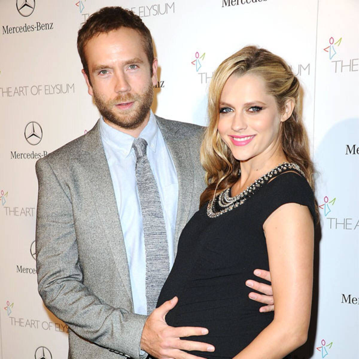 Pregnant Teresa Palmer Wallpaper