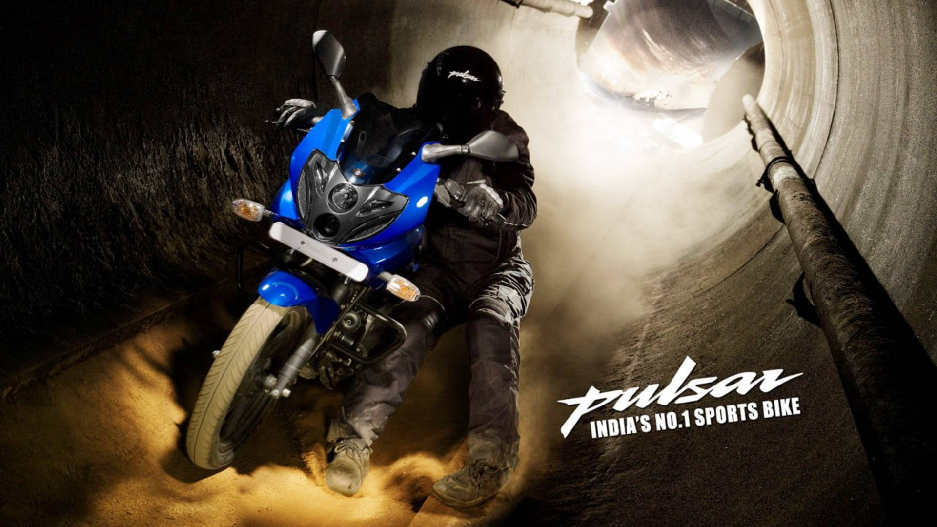 Pulsar 150 In A Tunnel Wallpaper