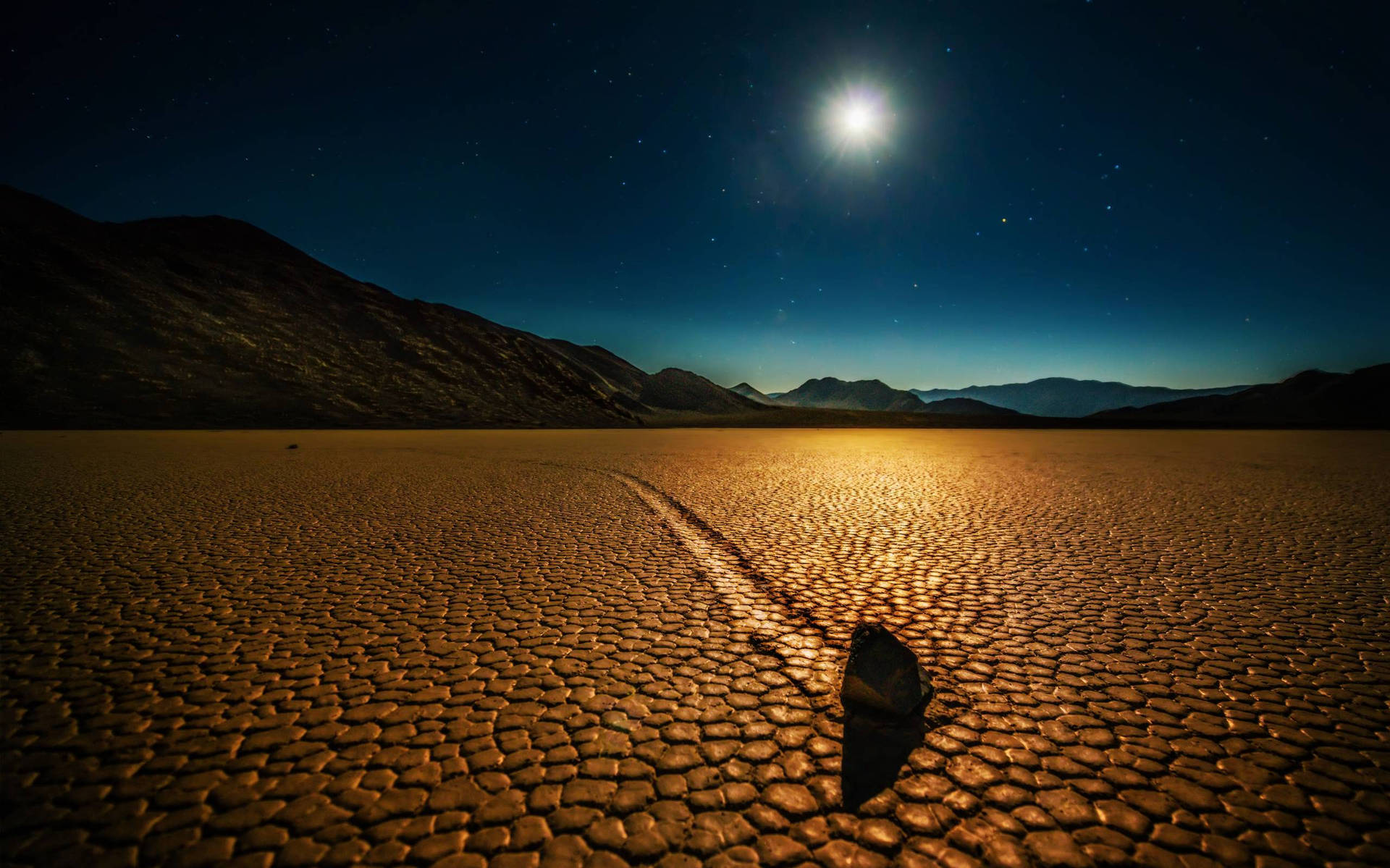 Racetrack Playa Death Valley Wallpaper