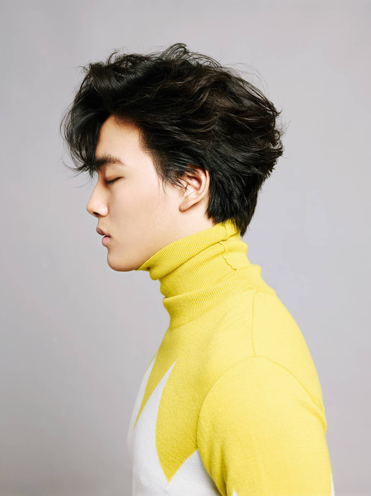 Radiant Yeo Jin Goo Dressed In Yellow Wallpaper
