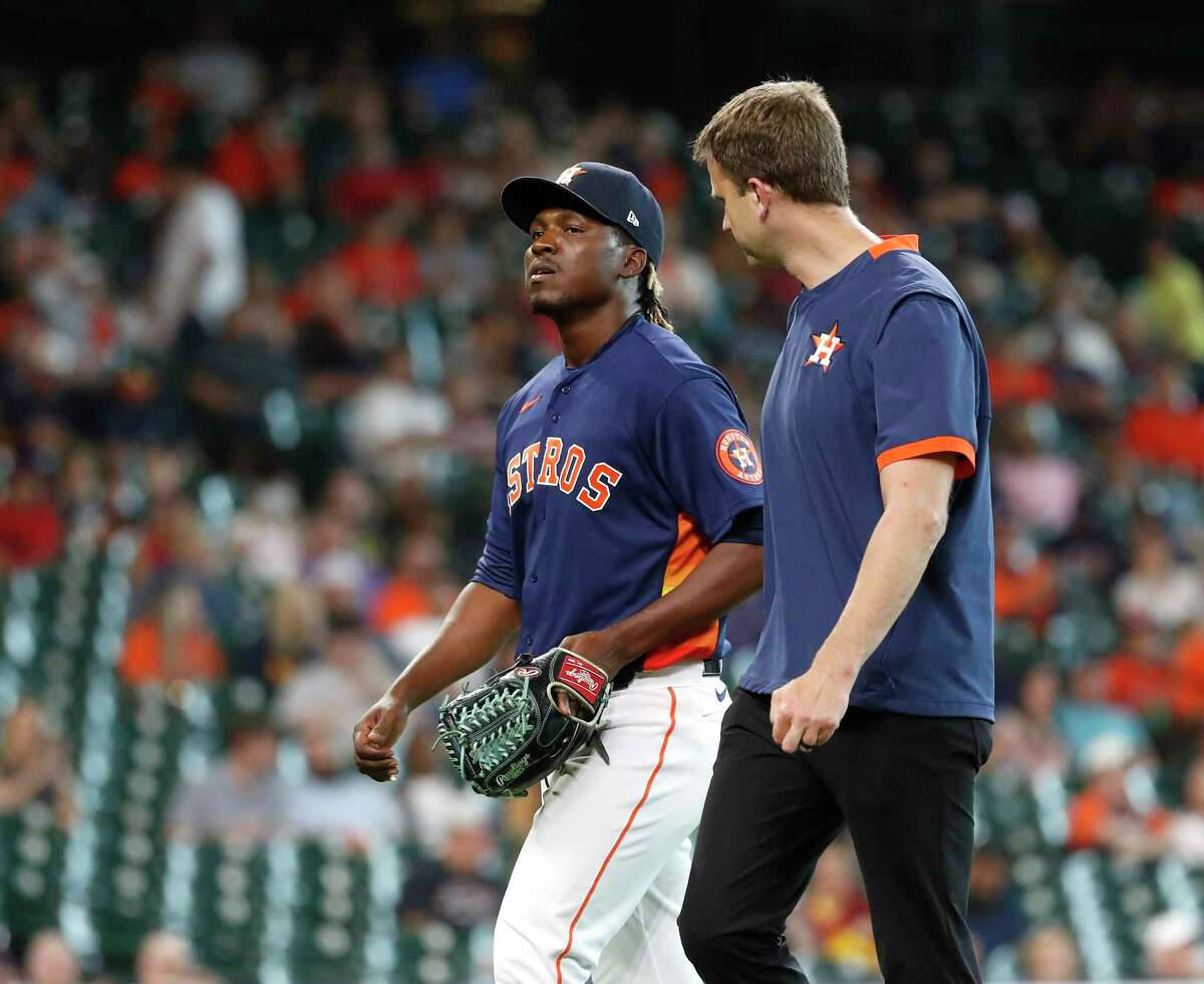 Rafael Montero Walking With Coach Wallpaper