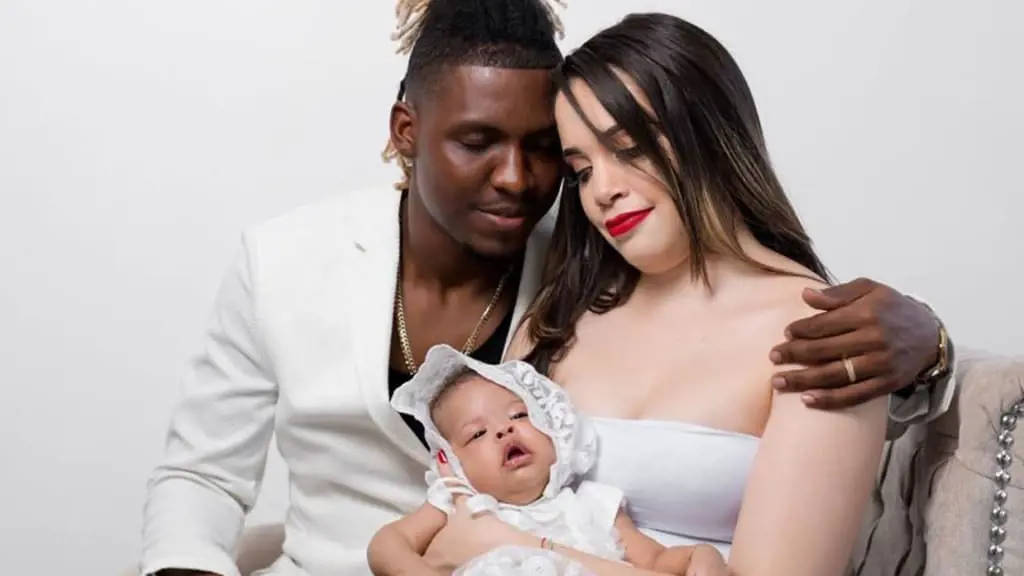 Rafael Montero With Family Wallpaper