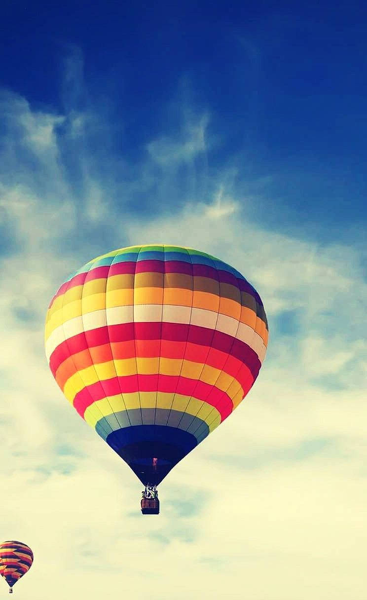 Rainbow Hot Air Balloon In The Clouds Wallpaper