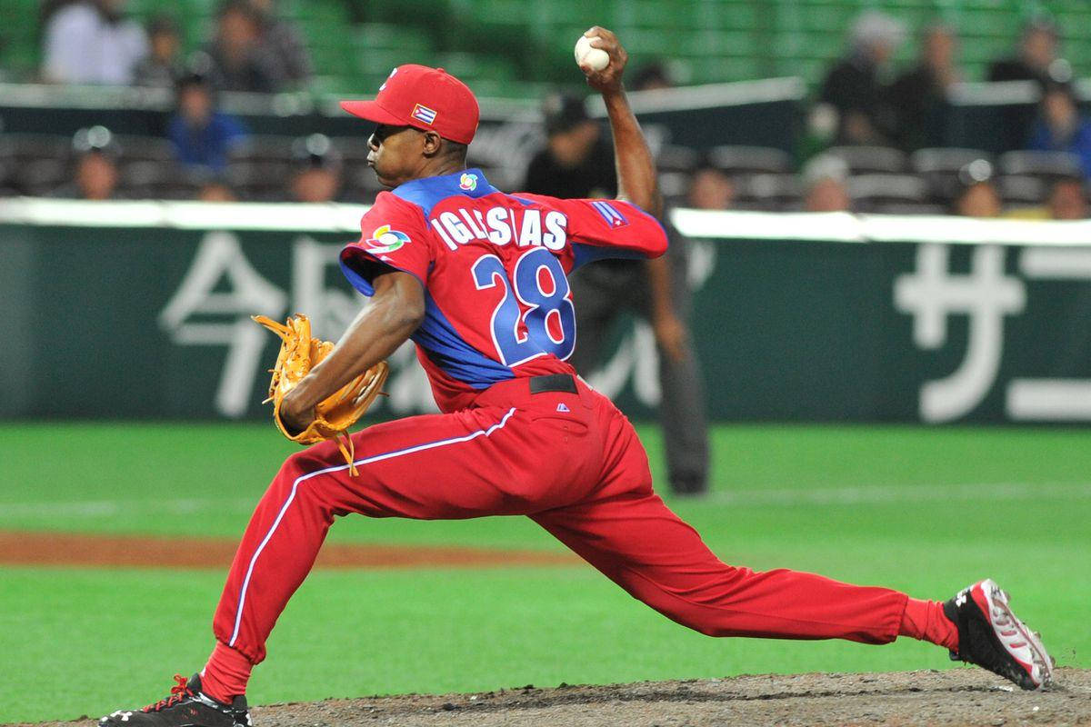 Raisel Iglesias Blue Red Wallpaper